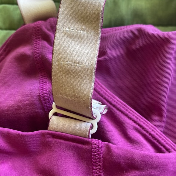 Lululemon sports bra adjustable size 8 - Picture 4 of 6